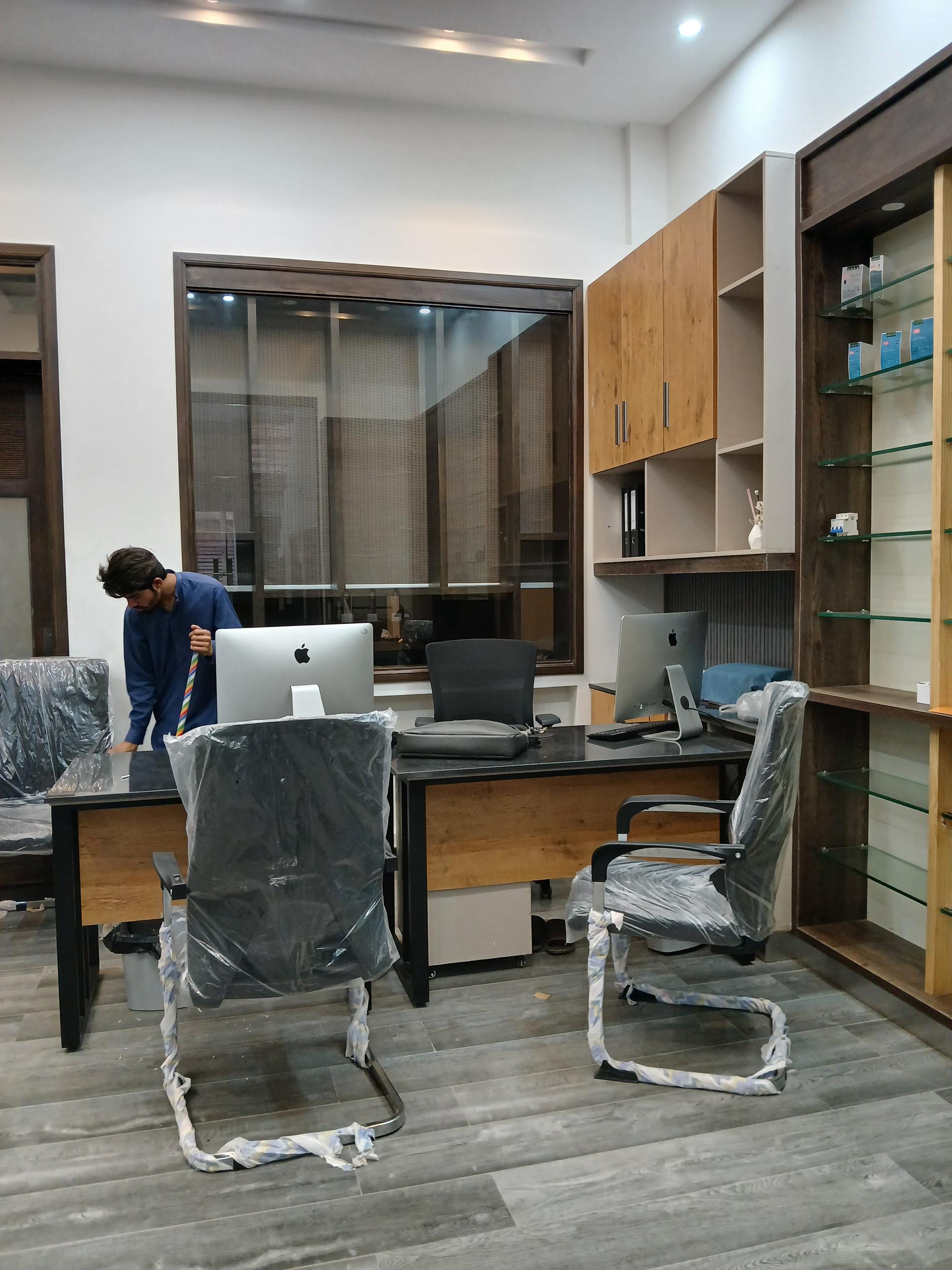 K-Links Showroom & General